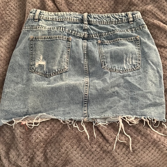 Ripped jean High waisted skirt - Picture 2 of 3